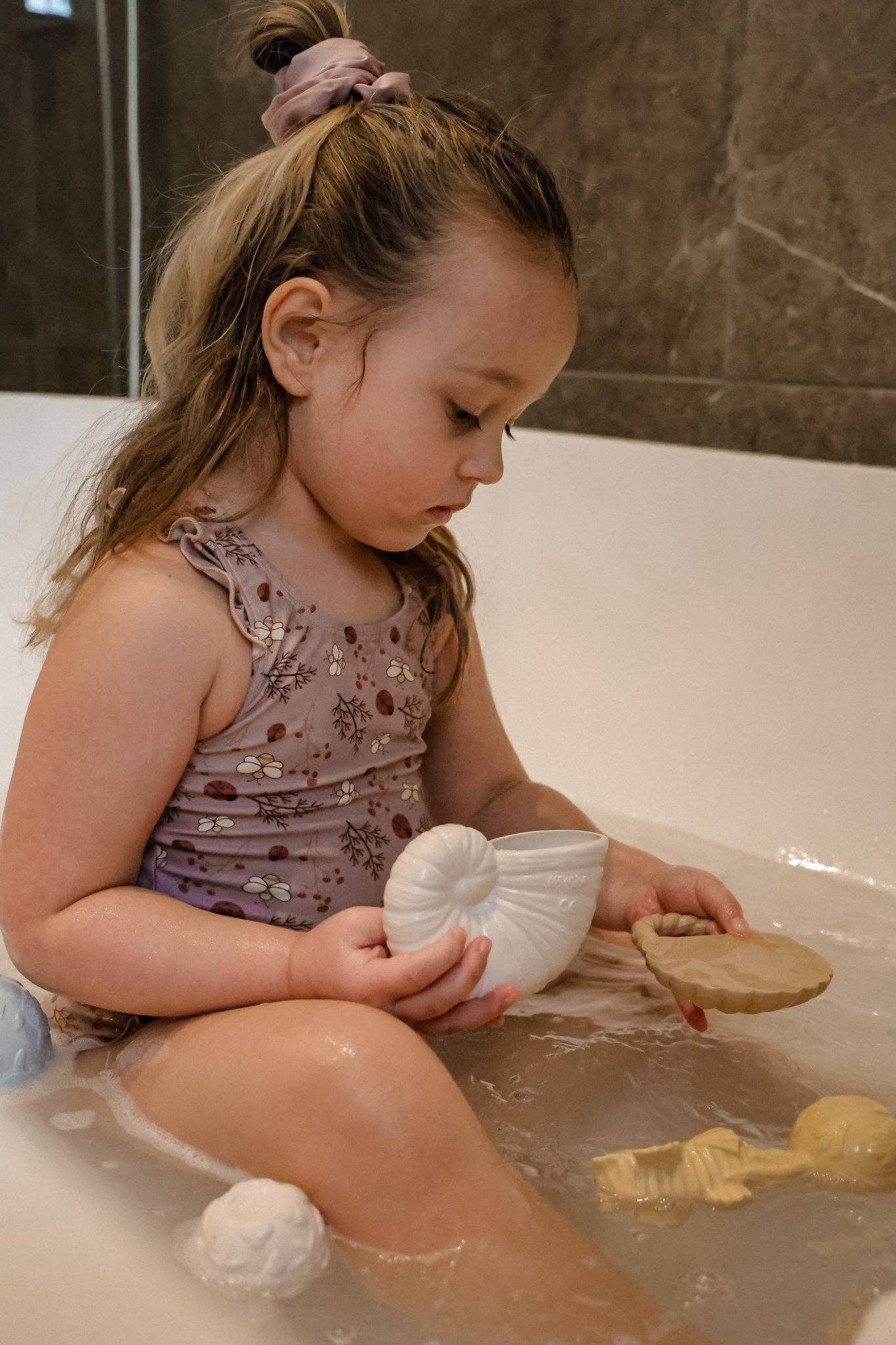 Natural Rubber Teether | Clam