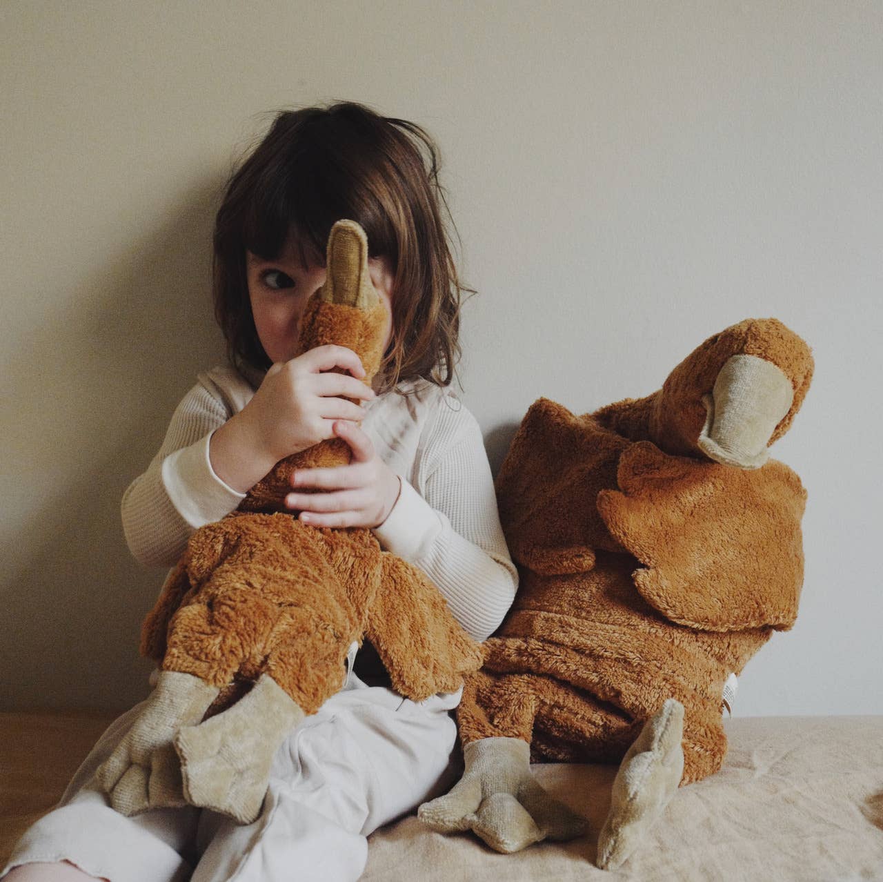 Cuddly animal Goose small | rust