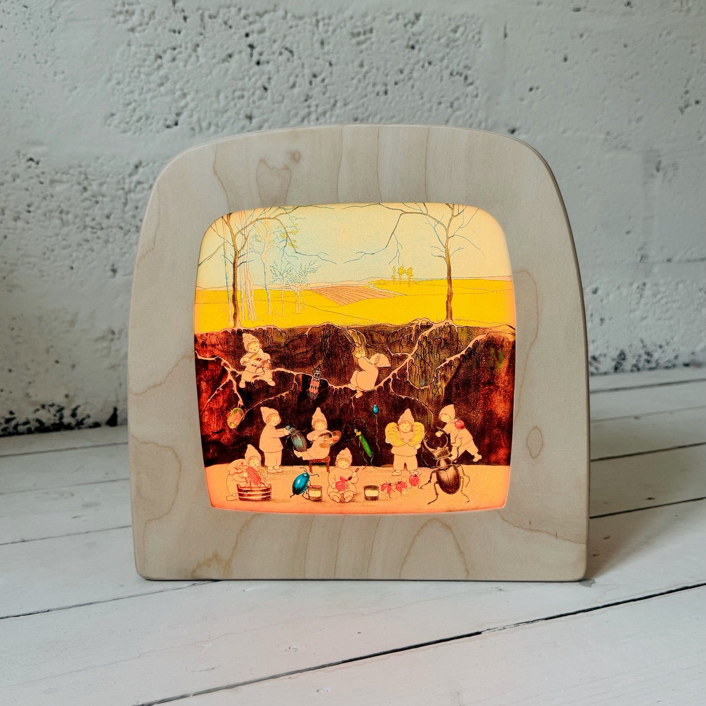 Toverlux Silhouette | Story of the Root Children - Winter