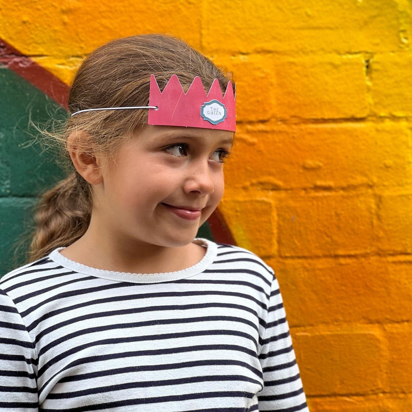 Make Your Own 'who Am I?' Christmas Cracker Crown