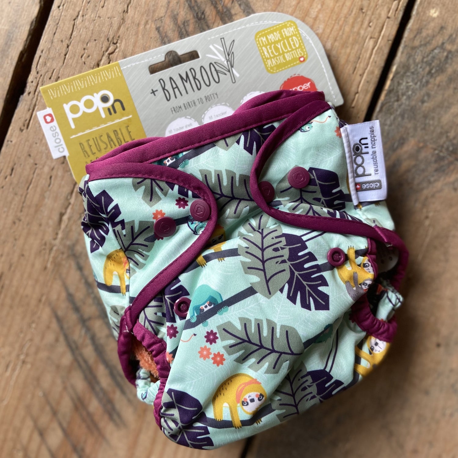 close pop in reusable nappy with poppers